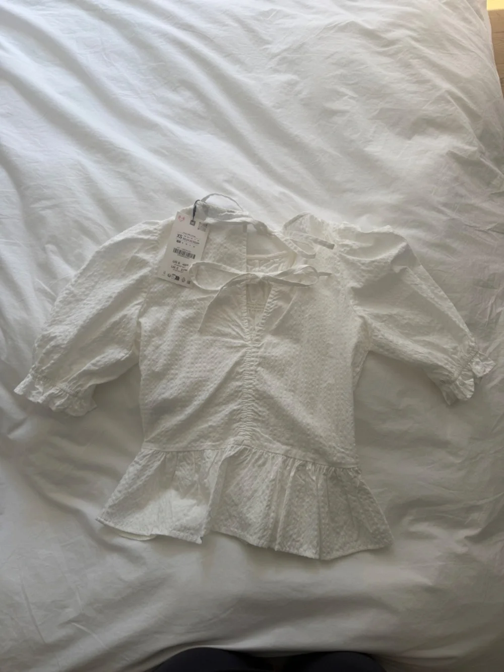 NWT Zara White Ruched Top Puff Sleeves - Size XS